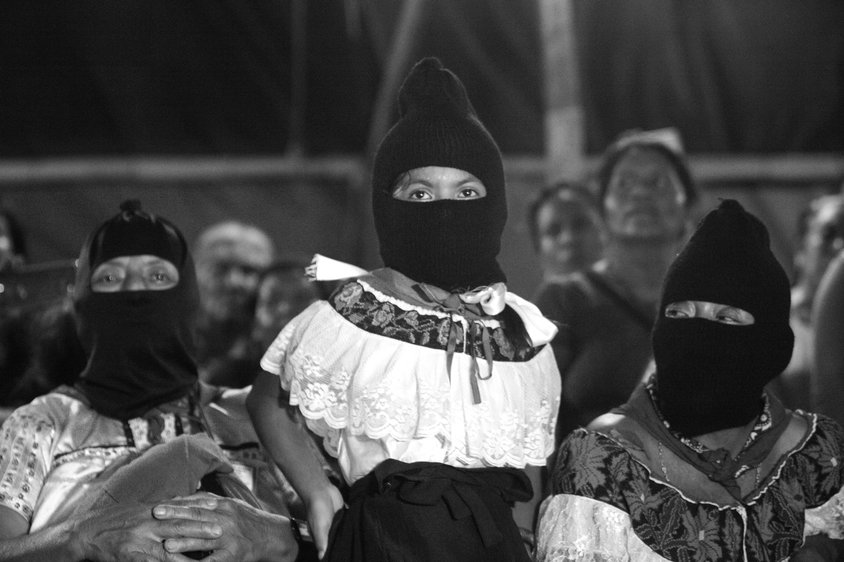 Aprender a vivir en tiempos de tormenta: epistemologías zapatistas desde las mujeres | Radio Zapatista